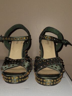 Aldo Olive Green Platform Sandals with Gold Studs Size 8